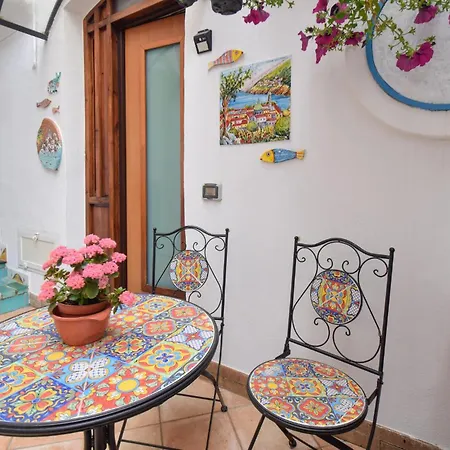 Apartment 1 Bedroom Beautiful In Molina Molina (Salerno)
